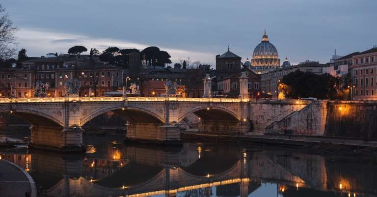 gratis-stockfoto-met-aanbidden-architectuur-avond