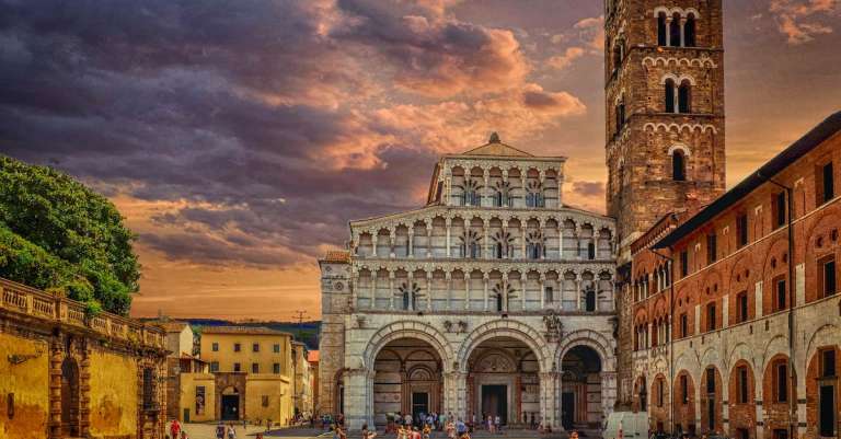 foto-van-de-kathedraal-van-saint-martin-in-lucca-italie-1