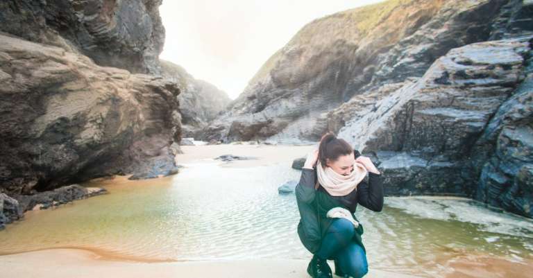 foto-van-vrouw-aan-de-kust