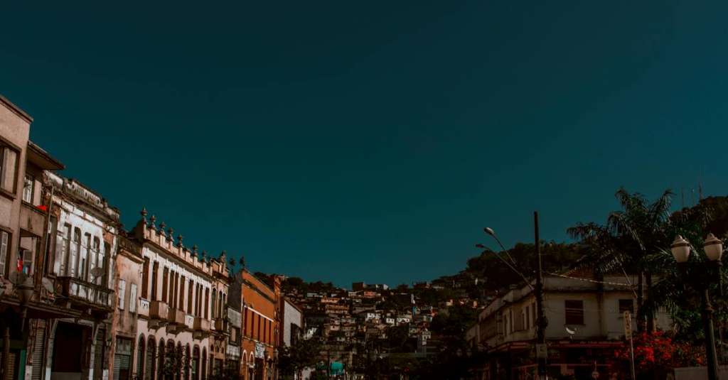 gratis-stockfoto-met-achterbuurt-avondlucht-brazilie
