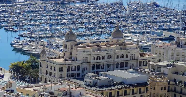 gratis-stockfoto-met-alicante-dronefoto-gebouwen