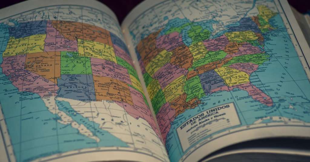 gratis-stockfoto-met-amerika-atlas-boek