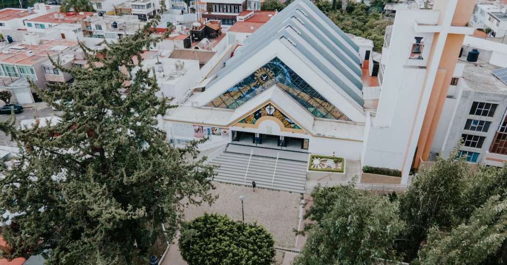 gratis-stockfoto-met-antenne-architectuur-dak