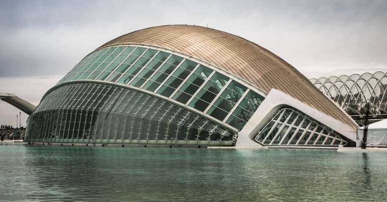 gratis-stockfoto-met-architectonisch-beroemde-bezienswaardigheid-drinkglas