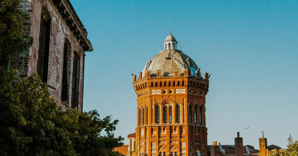 gratis-stockfoto-met-attractie-buitenkant-van-het-gebouw-college
