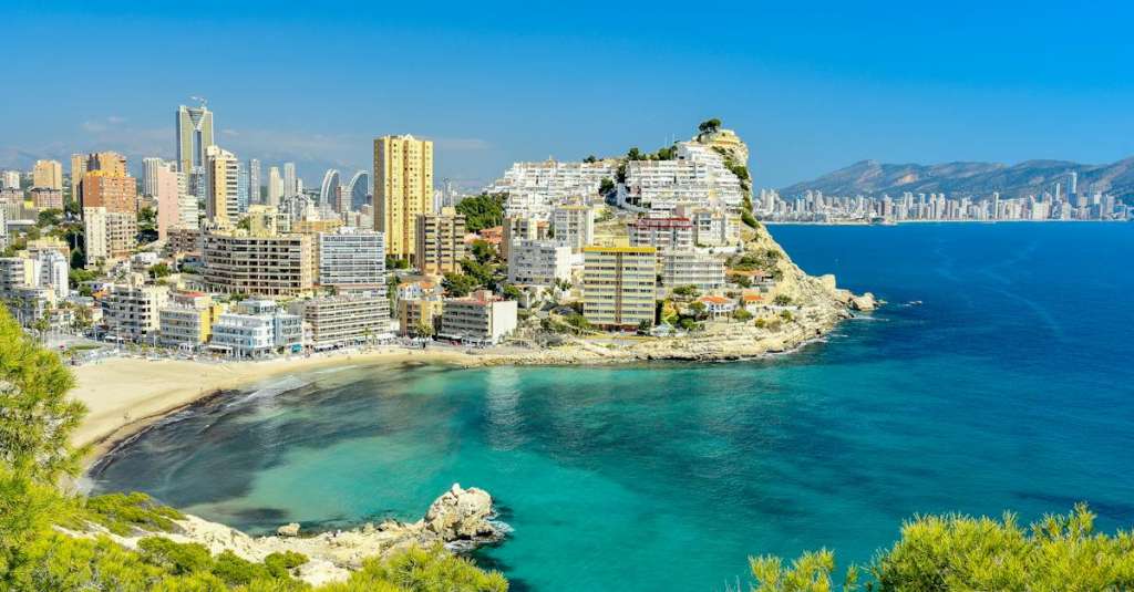 gratis-stockfoto-met-baai-benidorm-blauwe-lucht