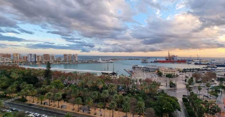gratis-stockfoto-met-cloudscape-gebouwen-haven