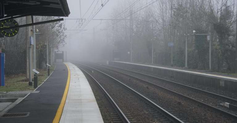 gratis-stockfoto-met-mist-paden-perron